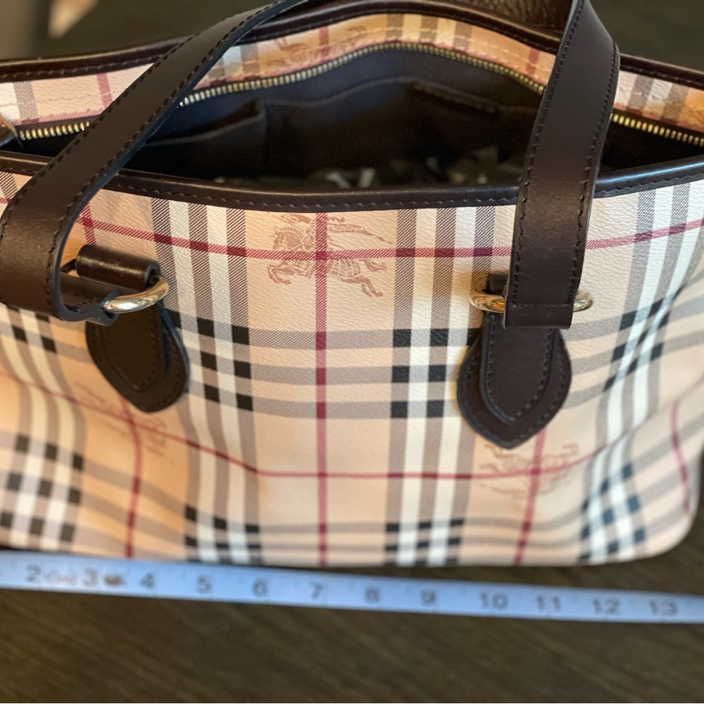 Authentic Burberry Haymarket Check Medium Regent Tote. Used twice. No damages - Picture 5 of 10